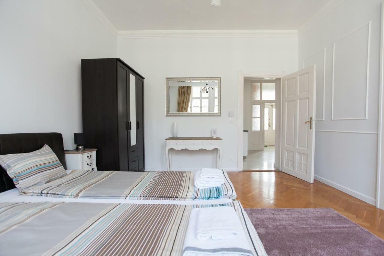 Chic & Charm Apartment Budapest Exterior foto