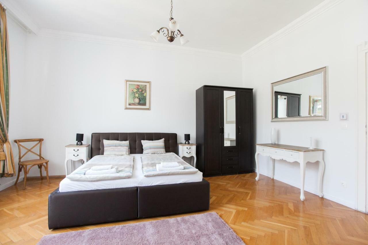 Chic & Charm Apartment Budapest Exterior foto